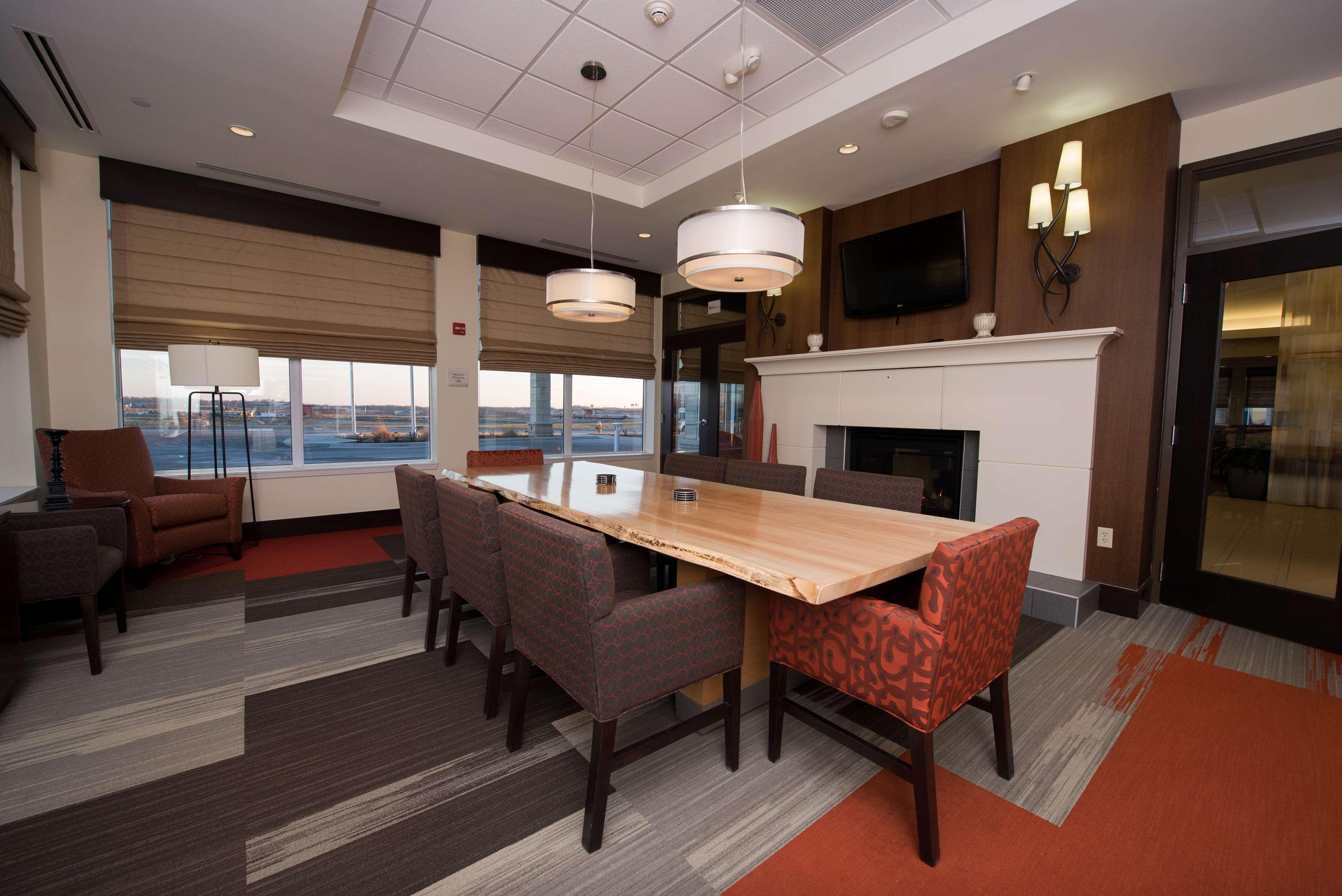 Hilton Garden Dayton South - Austin Landing Hotel 3*